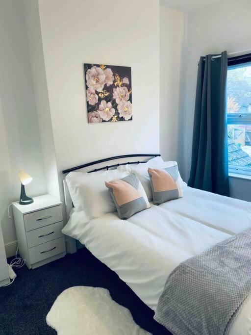 Homely 3 Bed Town House In Coventry City Centre 外观 照片